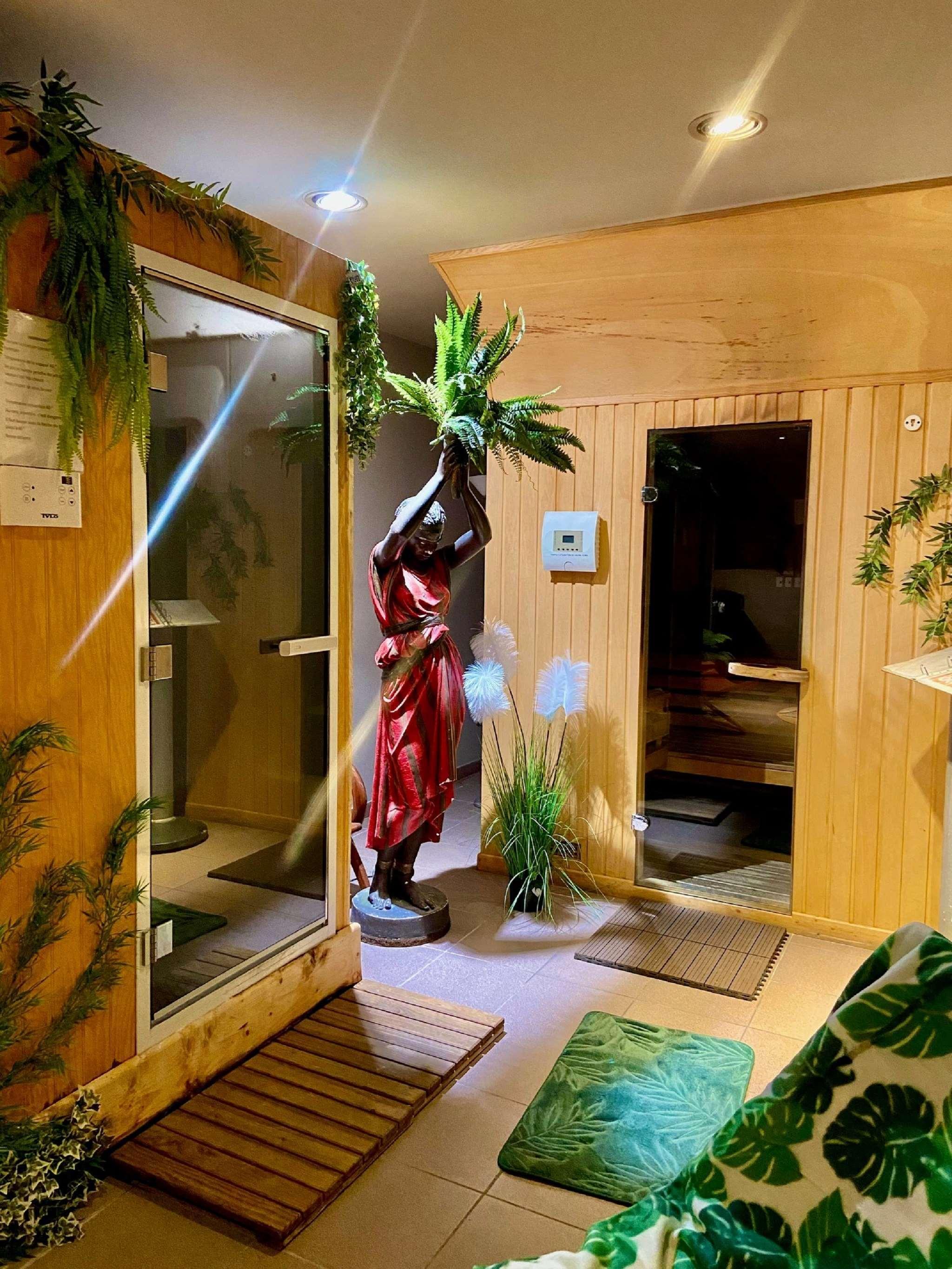 Kyriad Restaurant Centre Spa 비시 외부 사진